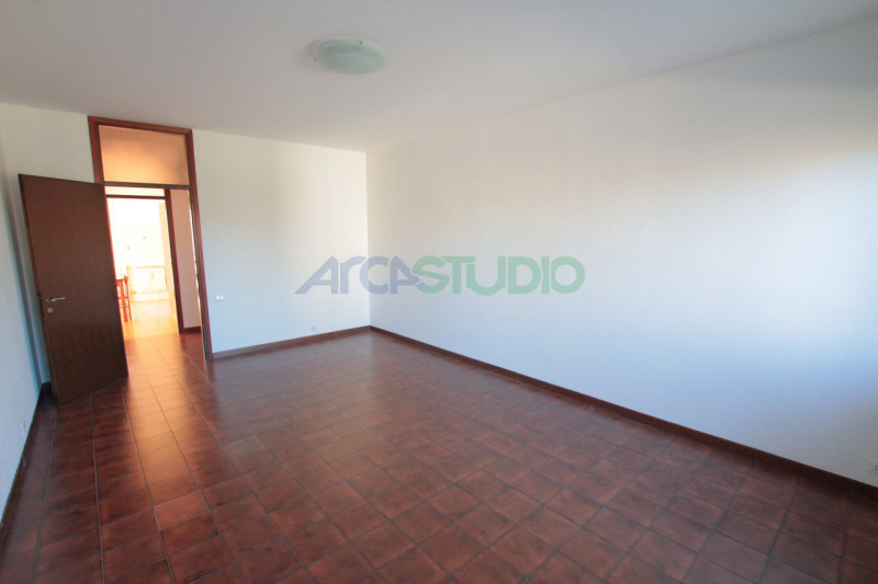 Caldogno - Rettorgole: posto in zona tranquilla con vista sul verde, proponiamo in locazione un a...