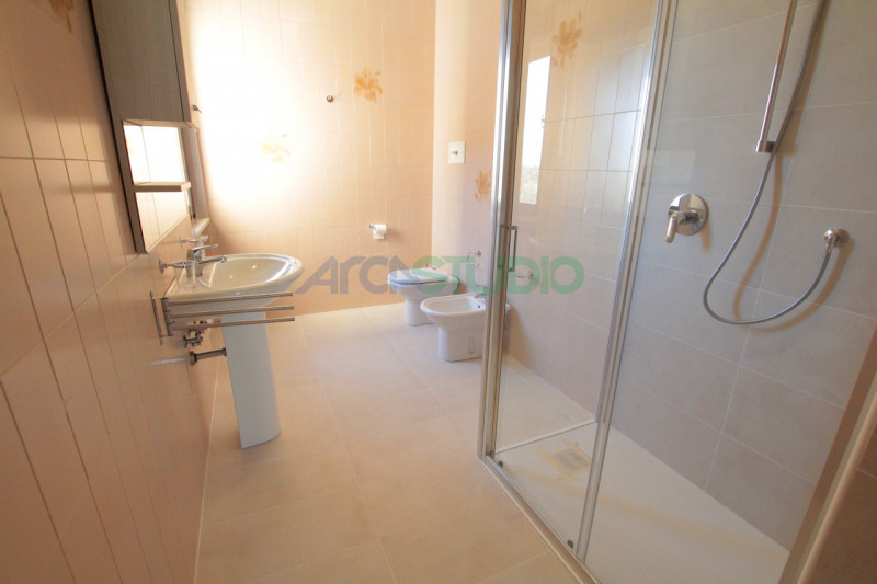 Caldogno - Rettorgole: posto in zona tranquilla con vista sul verde, proponiamo in locazione un a...