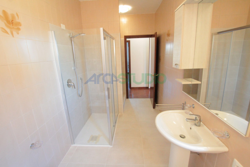 Caldogno - Rettorgole: posto in zona tranquilla con vista sul verde, proponiamo in locazione un a...