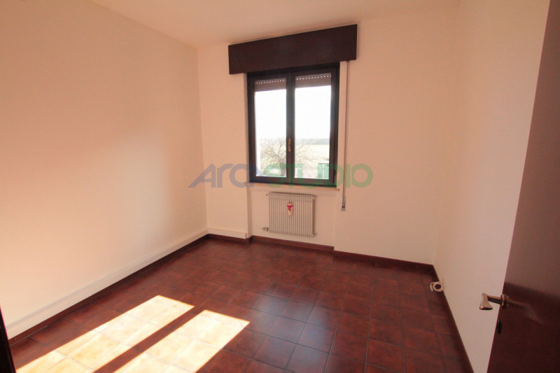 Caldogno - Rettorgole: posto in zona tranquilla con vista sul verde, proponiamo in locazione un a...