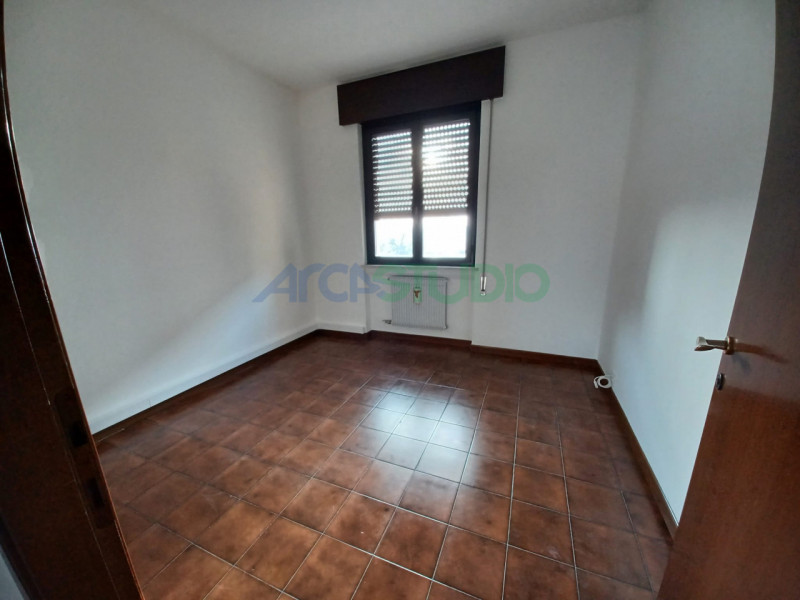 Caldogno - Rettorgole: posto in zona tranquilla con vista sul verde, proponiamo in locazione un a...