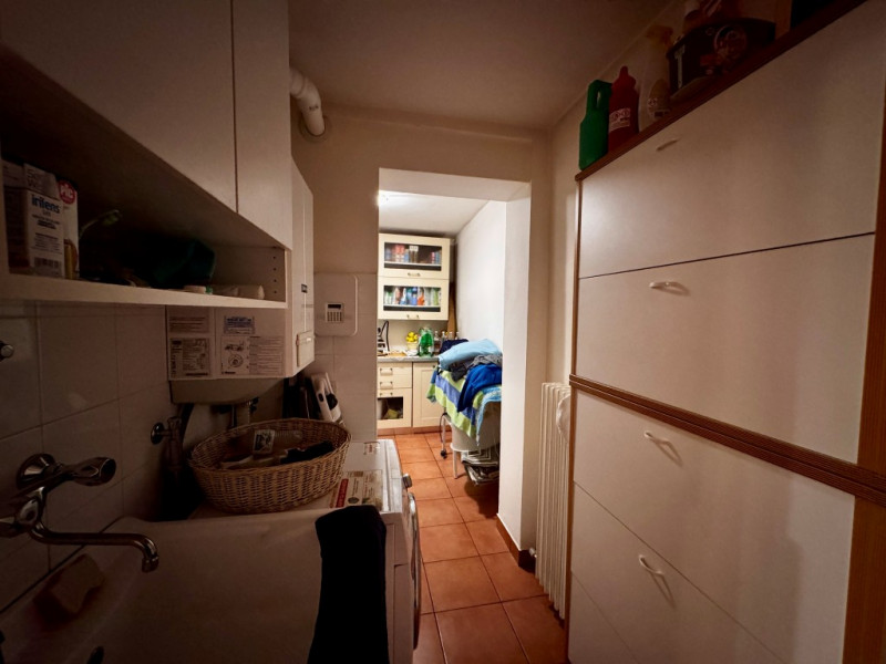 COMPOSIZIONE:
Proponiamo in vendita elegante villetta a schiera, ubicata in una delle vie più rin...