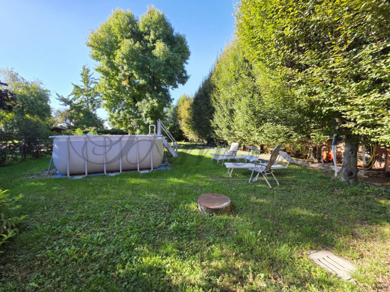 MASSANZAGO: PORZIONE DI BIFAMILIARE CON AMPIO GIARDINO
In zona tranquilla di campagna a Massanzag...