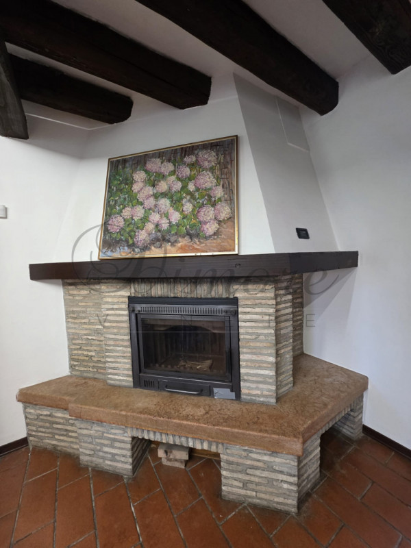 MASSANZAGO: PORZIONE DI BIFAMILIARE CON AMPIO GIARDINO
In zona tranquilla di campagna a Massanzag...