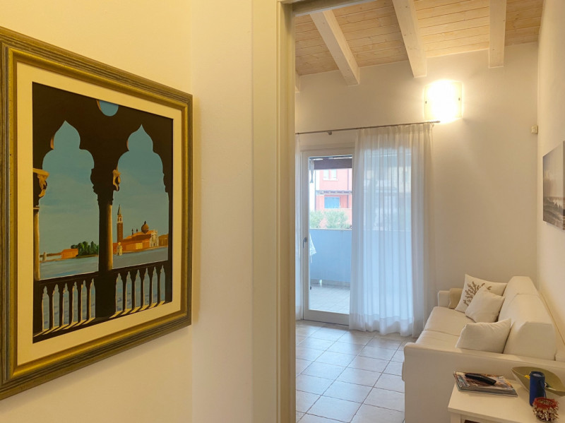 (Per INFO Mara 3481536890) A Jesolo, tra piazza Brescia e Piazza Drago, a soli 10 minuti a piedi ...