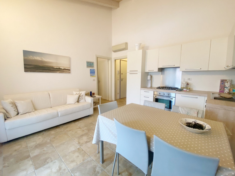 (Per INFO Mara 3481536890) A Jesolo, tra piazza Brescia e Piazza Drago, a soli 10 minuti a piedi ...