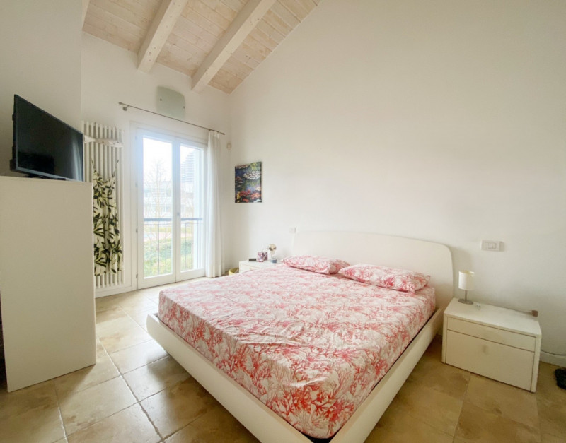 (Per INFO Mara 3481536890) A Jesolo, tra piazza Brescia e Piazza Drago, a soli 10 minuti a piedi ...