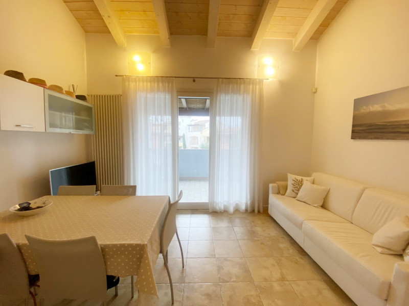 (Per INFO Mara 3481536890) A Jesolo, tra piazza Brescia e Piazza Drago, a soli 10 minuti a piedi ...