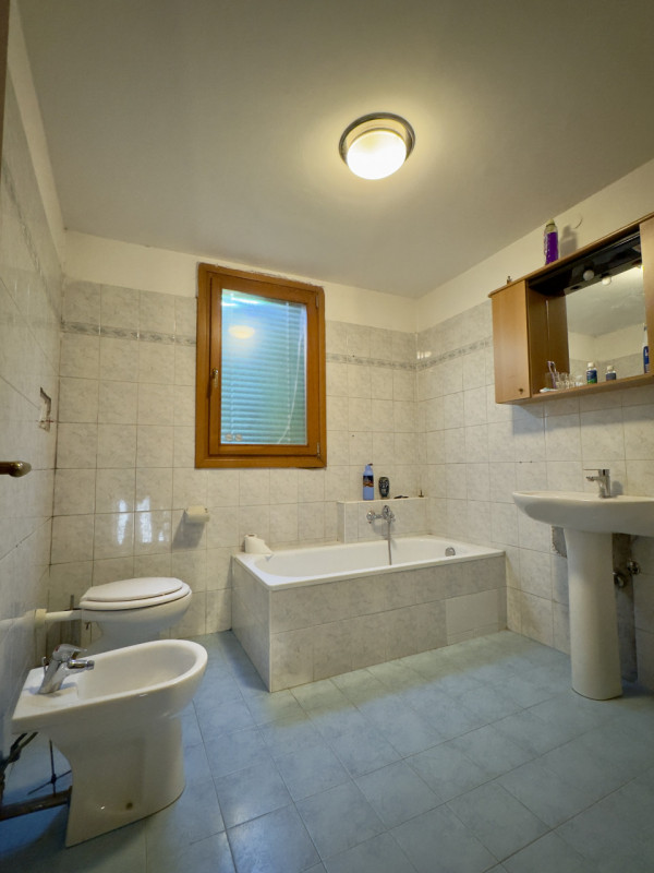 Bifamiliare di Testa con Giardino – Zona Residenziale Brusegana (Padova)

In tranquilla zona resi...