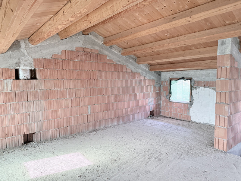 (Per INFO Fabrizio 333 7743912) Nel comune di Castelcucco, in posizione centrale e comoda a tutti...