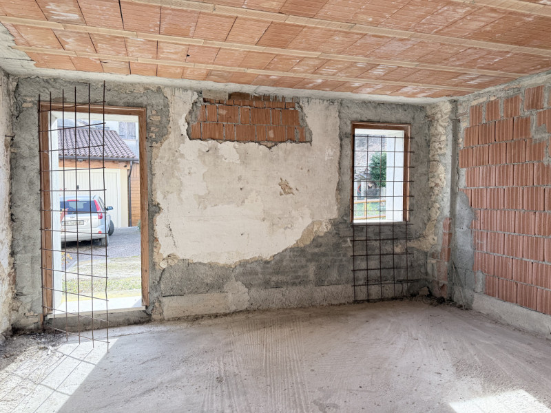 (Per INFO Fabrizio 333 7743912) Nel comune di Castelcucco, in posizione centrale e comoda a tutti...