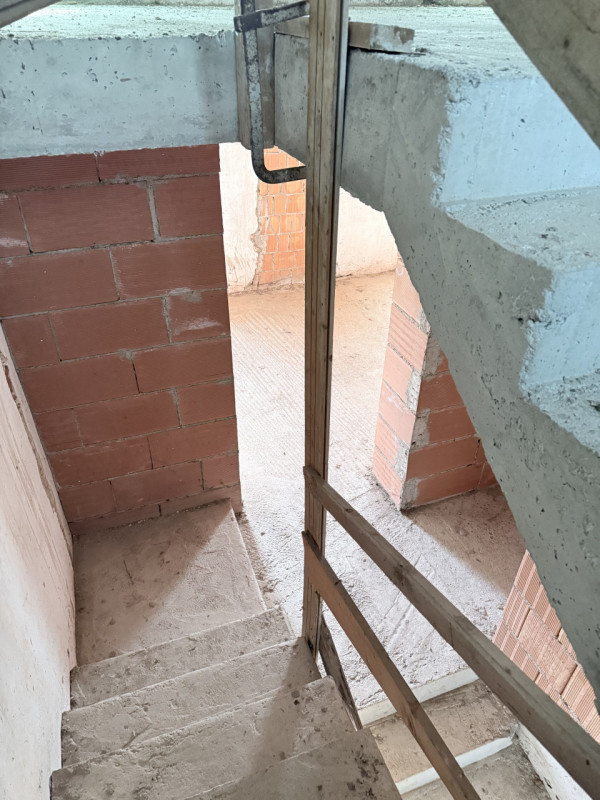 (Per INFO Fabrizio 333 7743912) Nel comune di Castelcucco, in posizione centrale e comoda a tutti...