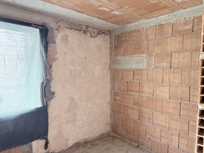 (Per INFO Fabrizio 333 7743912) Nel comune di Castelcucco, in posizione centrale e comoda a tutti...