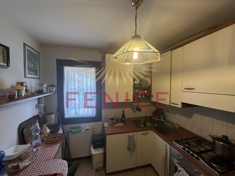 Scopri questa splendida casa a schiera centrale situata nella rinomata zona di Valdobbiadene, un ...