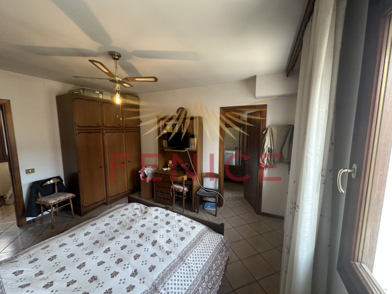 Scopri questa splendida casa a schiera centrale situata nella rinomata zona di Valdobbiadene, un ...