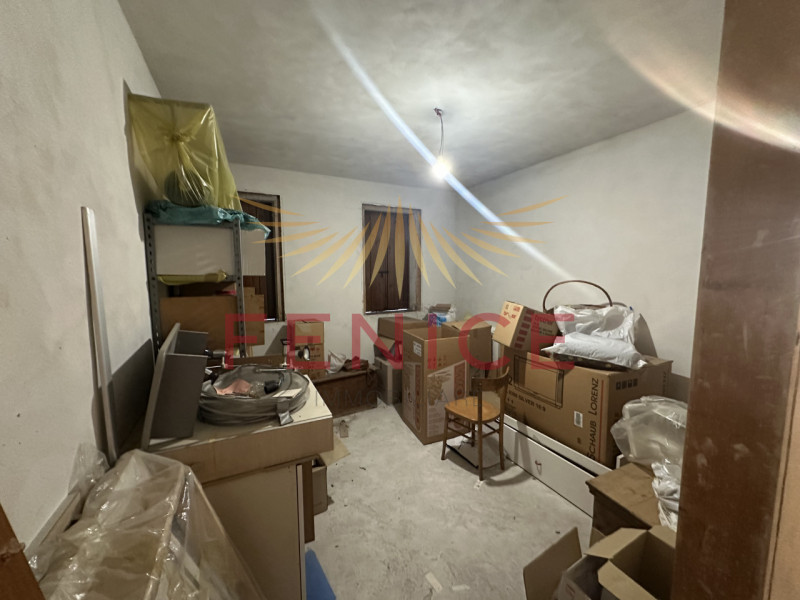 Scopri questa splendida casa a schiera centrale situata nella rinomata zona di Valdobbiadene, un ...