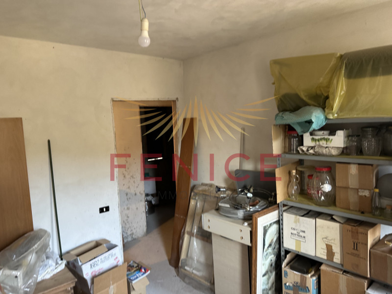 Scopri questa splendida casa a schiera centrale situata nella rinomata zona di Valdobbiadene, un ...