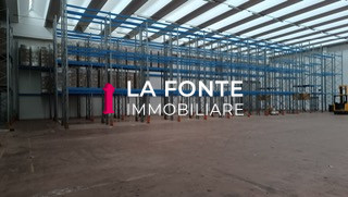 Camin, Padova Magazzino Logistico già Scaffalato con 1800 posti pallet alti e con grande portata,...