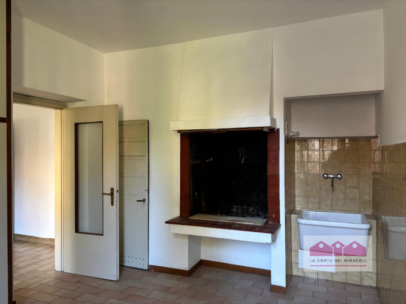 COSTABISSARA CENTRO: VILLA SINGOLA CON TERRENO EDIFICABILE E DEPANDANCE. PIANO TERRA CON INGRESSO...