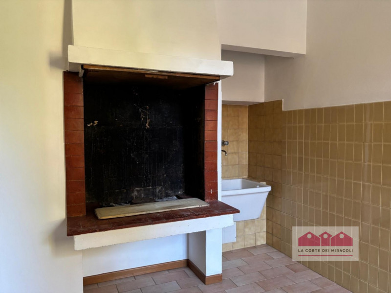 COSTABISSARA CENTRO: VILLA SINGOLA CON TERRENO EDIFICABILE E DEPANDANCE. PIANO TERRA CON INGRESSO...