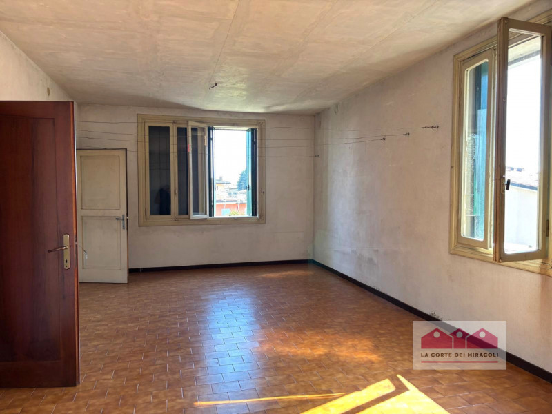 COSTABISSARA CENTRO: VILLA SINGOLA CON TERRENO EDIFICABILE E DEPANDANCE. PIANO TERRA CON INGRESSO...