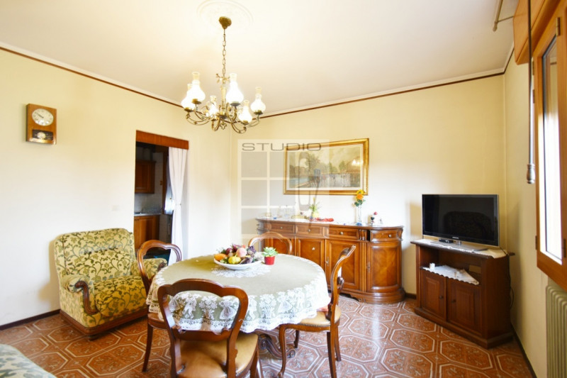 Ecco la casa giusta per te!
Finalmente un'abitazione con stanze ampie e luminose, camere grandi e...