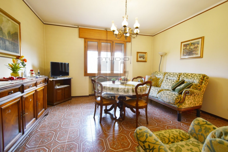 Ecco la casa giusta per te!
Finalmente un'abitazione con stanze ampie e luminose, camere grandi e...