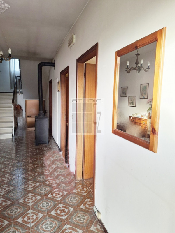 Ecco la casa giusta per te!
Finalmente un'abitazione con stanze ampie e luminose, camere grandi e...