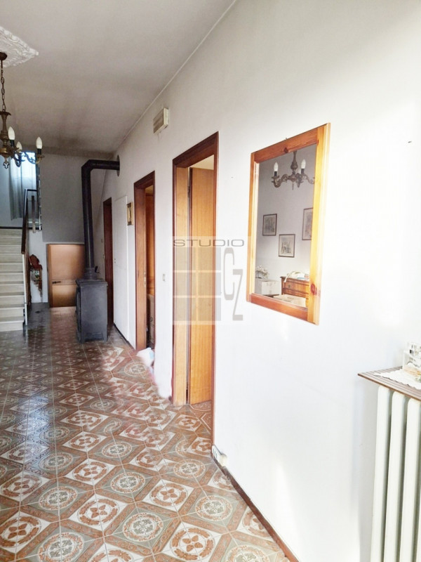 Ecco la casa giusta per te!
Finalmente un'abitazione con stanze ampie e luminose, camere grandi e...