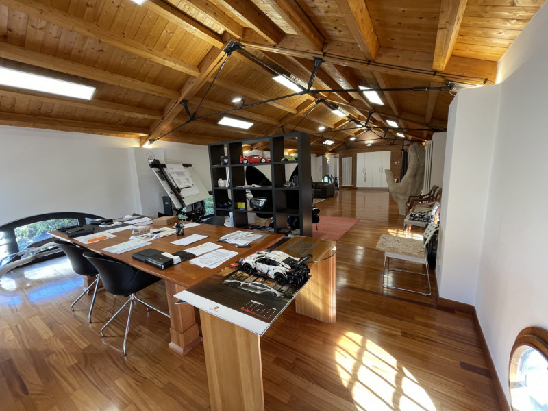 LIMENA - In posizione centrale e di forte passaggio, proponiamo in vendita un’unità commerciale d...