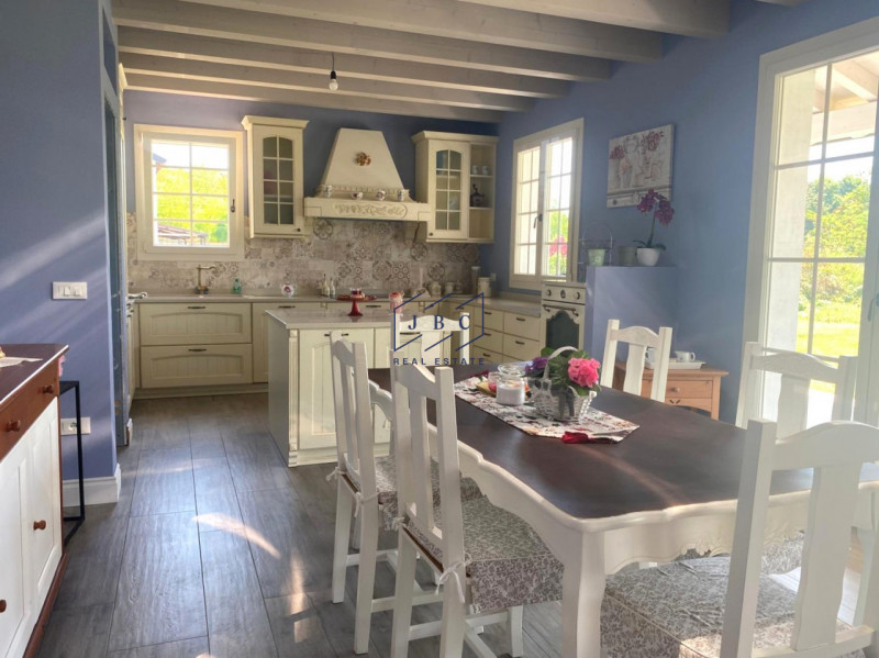 SAN BIAGIO DI CALLALTA - FAGARE’ (TV)
Questa splendida villa di campagna, realizzata secondo i pr...