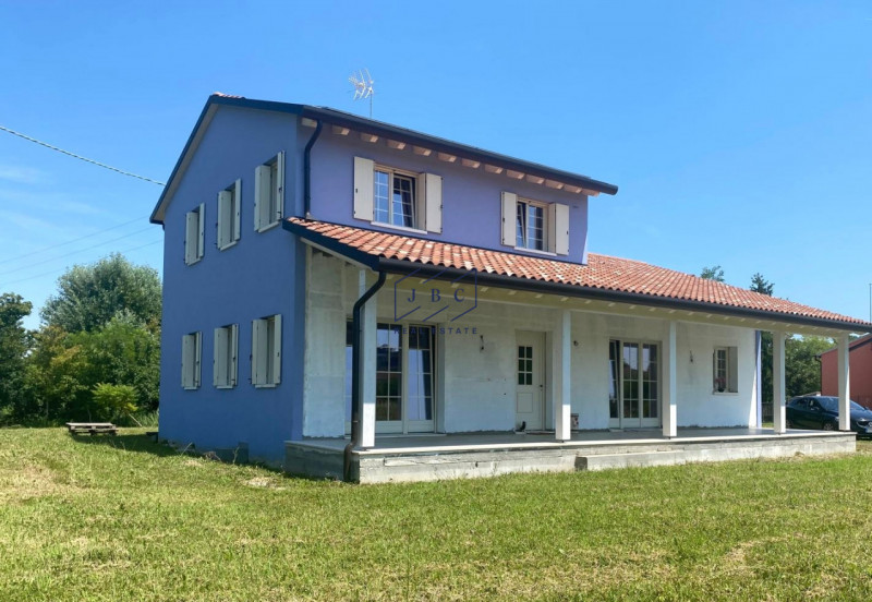 SAN BIAGIO DI CALLALTA - FAGARE’ (TV)
Questa splendida villa di campagna, realizzata secondo i pr...