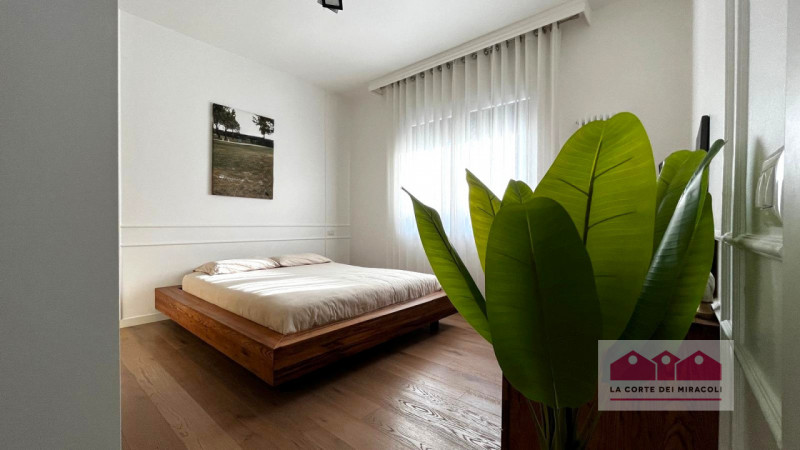 VILLAGGIO MONTE GRAPPA: BICAMERE FINEMENTE ARREDATO AL PIANO PRIMO E COMPOSTO DA AMPIO SOGGIORNO ...