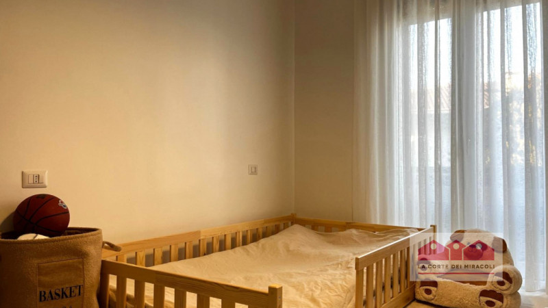 VILLAGGIO MONTE GRAPPA: BICAMERE FINEMENTE ARREDATO AL PIANO PRIMO E COMPOSTO DA AMPIO SOGGIORNO ...