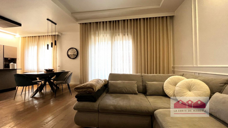 VILLAGGIO MONTE GRAPPA: BICAMERE FINEMENTE ARREDATO AL PIANO PRIMO E COMPOSTO DA AMPIO SOGGIORNO ...