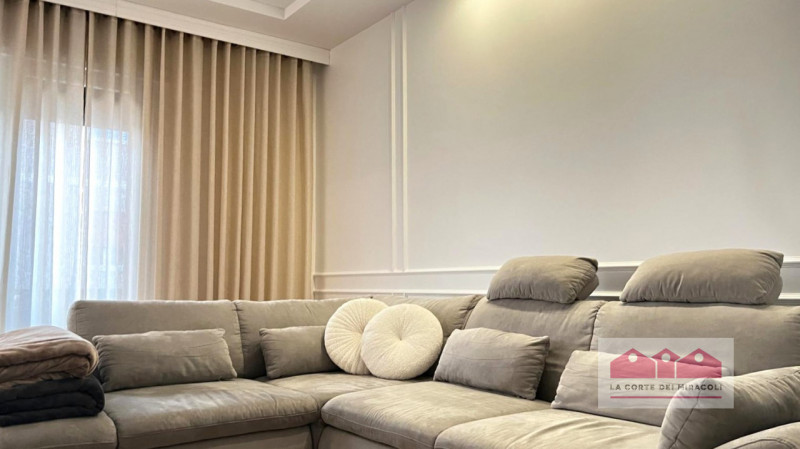 VILLAGGIO MONTE GRAPPA: BICAMERE FINEMENTE ARREDATO AL PIANO PRIMO E COMPOSTO DA AMPIO SOGGIORNO ...