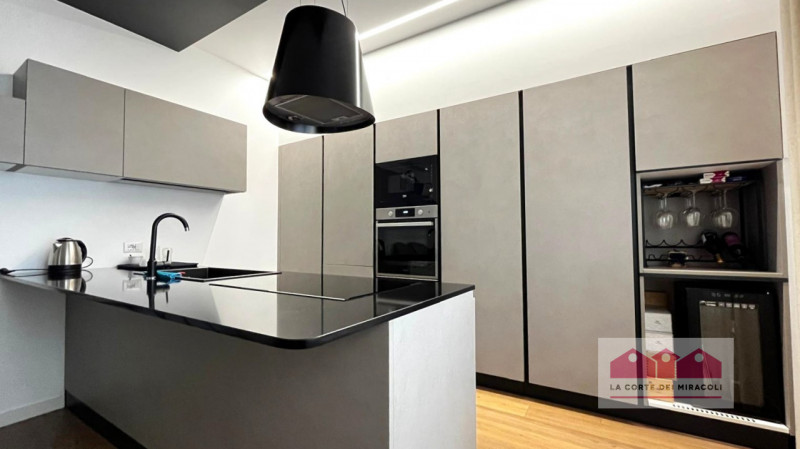 VILLAGGIO MONTE GRAPPA: BICAMERE FINEMENTE ARREDATO AL PIANO PRIMO E COMPOSTO DA AMPIO SOGGIORNO ...