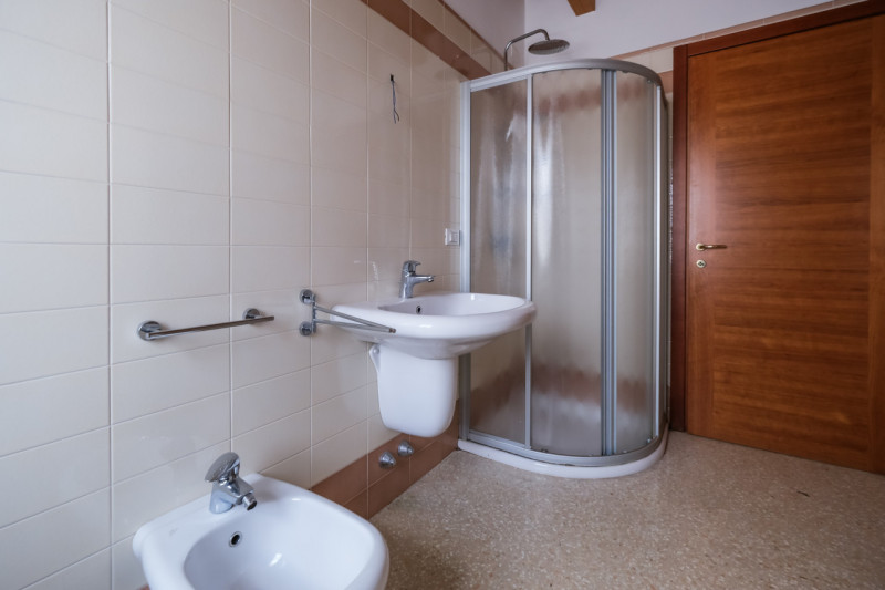 Nel cuore del centro storico di Vicenza, a pochi passi dal Duomo e all’interno della ZTL, proponi...