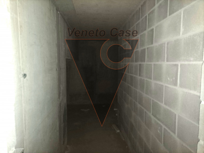 Scoprite questo affascinante appartamento di circa 110 mq situato a Padova, una delle città più s...