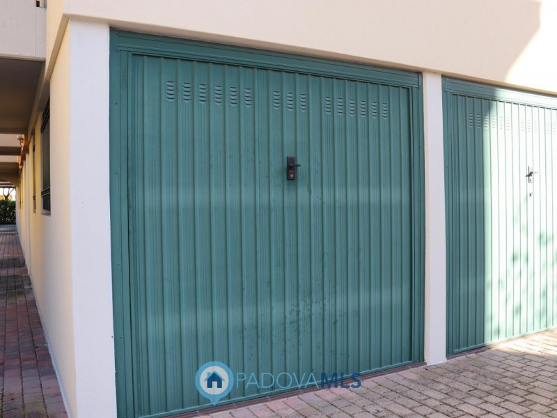 Immobile in esclusiva al Gruppo Padova MLS
In zona Mortise, proponiamo in vendita un luminoso app...