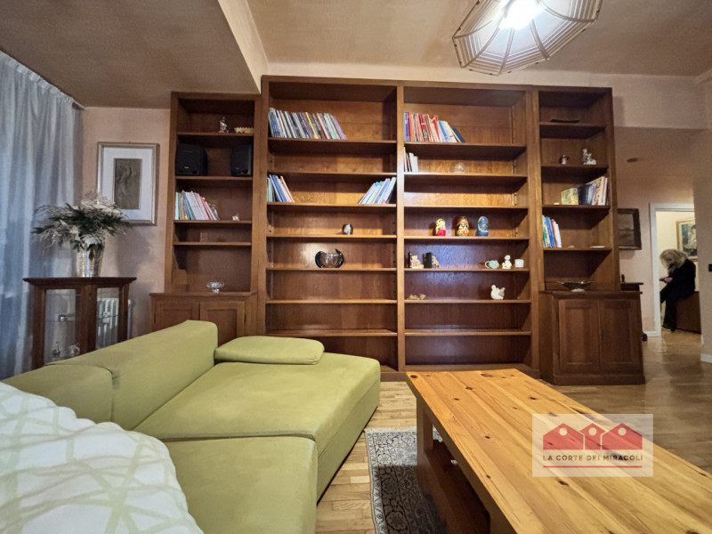 VIALE ROMA: TRICAMERE ARREDATO IN CENTRO STORICO. RICHIESTA EURO 1.200 + SPESE CONDOMINIALI RIF. ...