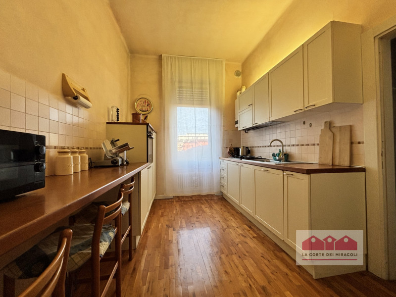 VIALE ROMA: TRICAMERE ARREDATO IN CENTRO STORICO. RICHIESTA EURO 1.200 + SPESE CONDOMINIALI RIF. ...