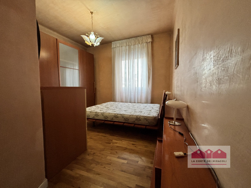 VIALE ROMA: TRICAMERE ARREDATO IN CENTRO STORICO. RICHIESTA EURO 1.200 + SPESE CONDOMINIALI RIF. ...