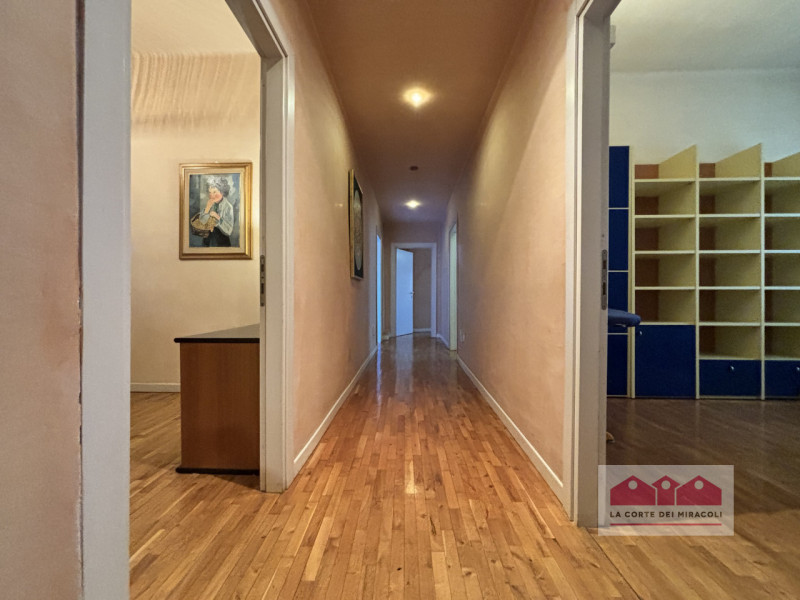 VIALE ROMA: TRICAMERE ARREDATO IN CENTRO STORICO. RICHIESTA EURO 1.200 + SPESE CONDOMINIALI RIF. ...