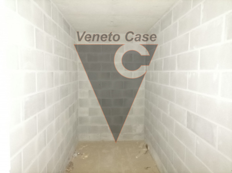 Scoprite questo affascinante appartamento di circa 110 mq situato a Padova, una delle città più s...