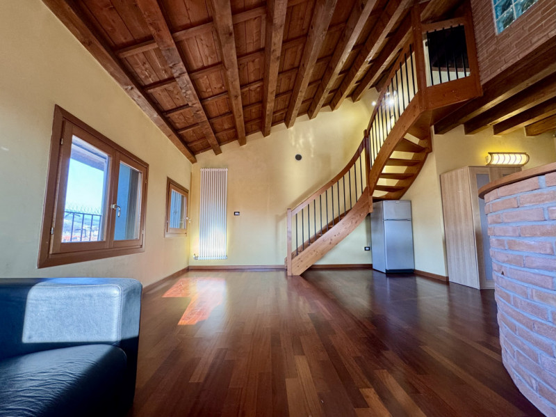 Malo - Mansarda con soppalco - Euro 86.000

Open House Day, Sabato 7 Febbraio dalle ore 10.00 all...