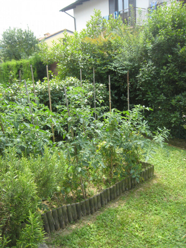 BIFAMILIARE AFFIANCATA CON 4 CAMERE, GIARDINO E GARAGE DOPPIO, IN VENDITA A EURO 395.000, ZONA NO...