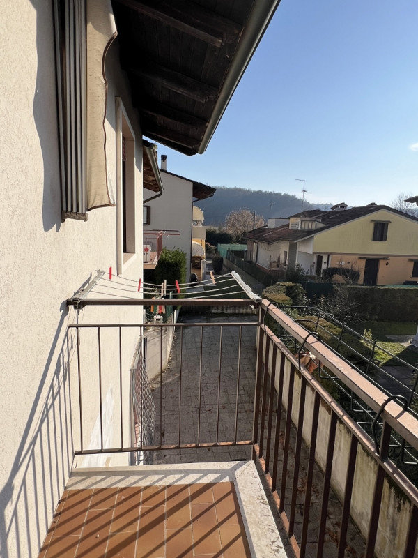BIFAMILIARE AFFIANCATA CON 4 CAMERE, GIARDINO E GARAGE DOPPIO, IN VENDITA A EURO 395.000, ZONA NO...