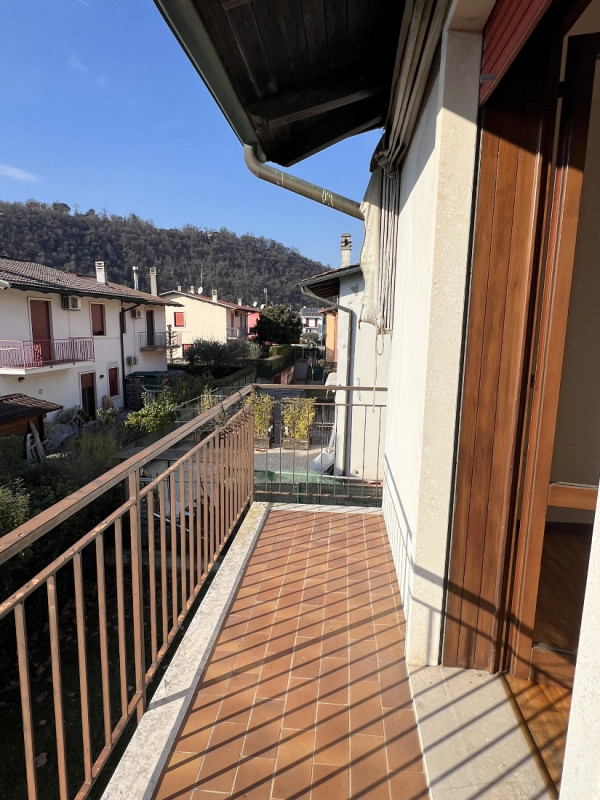 BIFAMILIARE AFFIANCATA CON 4 CAMERE, GIARDINO E GARAGE DOPPIO, IN VENDITA A EURO 395.000, ZONA NO...
