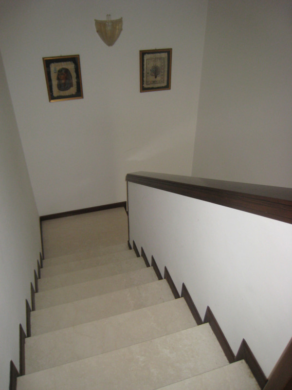 BIFAMILIARE AFFIANCATA CON 4 CAMERE, GIARDINO E GARAGE DOPPIO, IN VENDITA A EURO 395.000, ZONA NO...